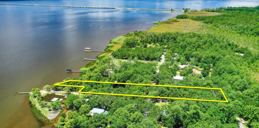 Land in Freeport, Florida № 558507