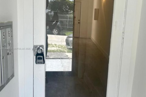 Apartamento en alquiler en Fort Lauderdale, Florida, 1 dormitorio, 57.23 m2 № 2026043 - foto 25