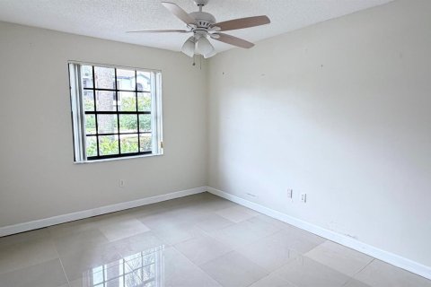 Condo in Boynton Beach, Florida, 3 bedrooms  № 2191657 - photo 15
