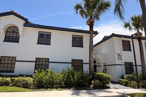 Condo in Boynton Beach, Florida, 3 bedrooms  № 2191657 - photo 2