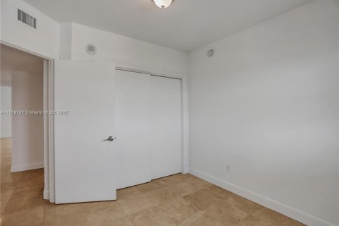 Condo in North Miami, Florida, 3 bedrooms  № 2053937 - photo 6