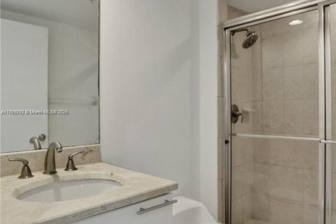 Condo in North Miami, Florida, 3 bedrooms  № 2053937 - photo 9