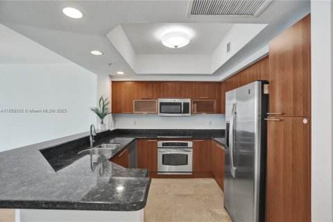Condo in North Miami, Florida, 3 bedrooms  № 2053937 - photo 12