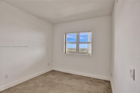 Condo in North Miami, Florida, 3 bedrooms  № 2053937 - photo 8