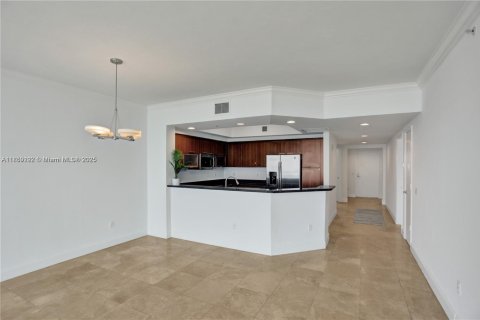 Condo in North Miami, Florida, 3 bedrooms  № 2053937 - photo 14