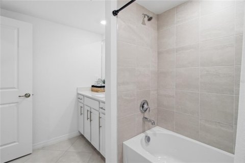 Купить кондоминиум в Лейквуд Ранч, Флорида 6 комнат, 161.74м2, № 2314541 - фото 23