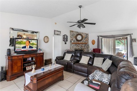 Casa en venta en Palm Bay, Florida, 3 dormitorios, 136.01 m2 № 2383864 - foto 2