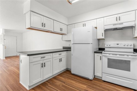 Купить виллу или дом в Эджуотер, Флорида 5 комнат, 219.99м2, № 2209248 - фото 9