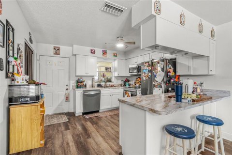 Купить виллу или дом в Эджуотер, Флорида 5 комнат, 219.99м2, № 2209248 - фото 22
