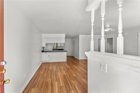 Купить виллу или дом в Эджуотер, Флорида 5 комнат, 219.99м2, № 2209248 - фото 3