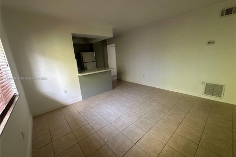 Купить кондоминиум в Майами, Флорида 1 спальня, 47.1м2, № 1957768 - фото 7