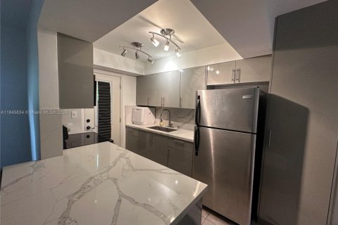 Купить кондоминиум в Майами, Флорида 1 спальня, 47.1м2, № 1957768 - фото 1