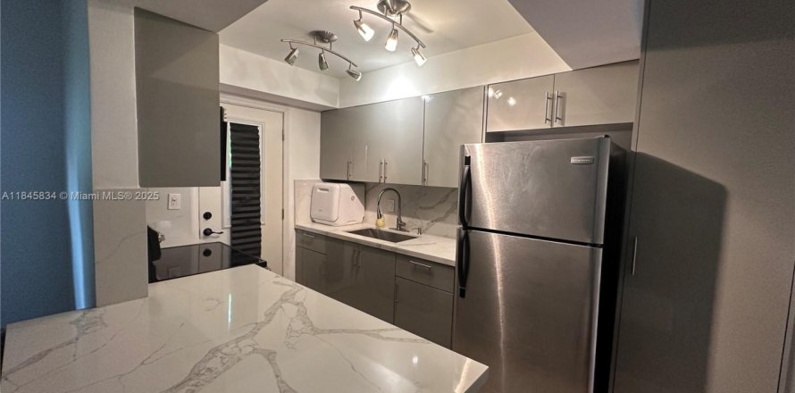 Кондоминиум с 1 спальней в Майами, Флорида № 1957768