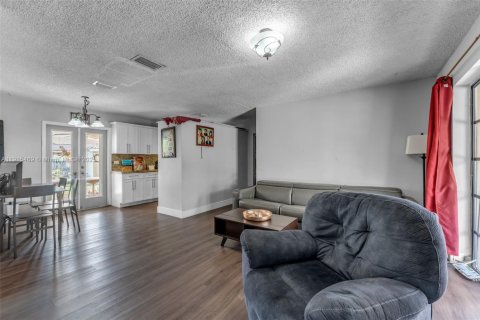 Купить виллу или дом в Майами, Флорида 3 спальни, 95.41м2, № 1971452 - фото 4