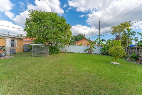 Купить виллу или дом в Майами, Флорида 3 спальни, 95.41м2, № 1971452 - фото 16