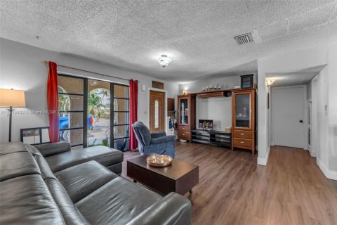 Купить виллу или дом в Майами, Флорида 3 спальни, 95.41м2, № 1971452 - фото 5