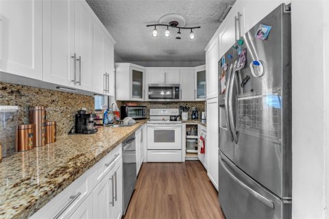 Купить виллу или дом в Майами, Флорида 3 спальни, 95.41м2, № 1971452 - фото 6