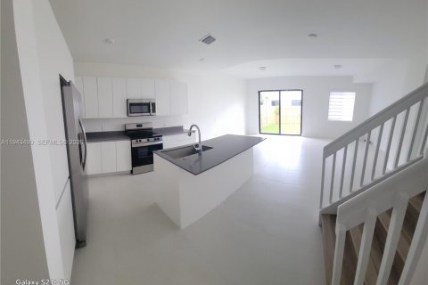 Touwnhouse à louer à Homestead, Floride: 4 chambres № 2001307 - photo 3