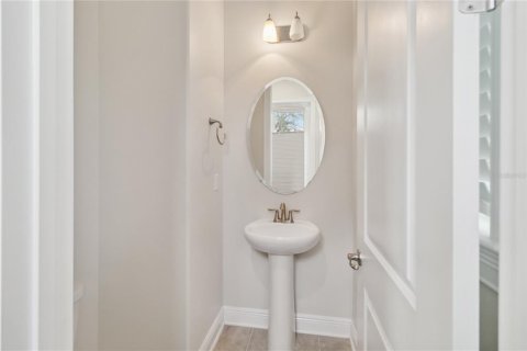 House in Winter Garden, Florida 5 bedrooms, 378.02 sq.m. № 1529532 - photo 14