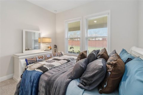 House in Winter Garden, Florida 5 bedrooms, 378.02 sq.m. № 1529532 - photo 17
