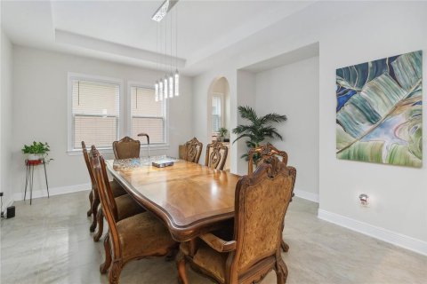 House in Winter Garden, Florida 5 bedrooms, 378.02 sq.m. № 1529532 - photo 13