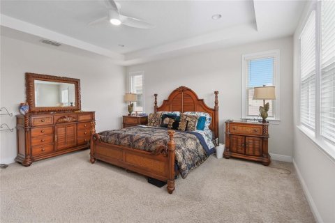 House in Winter Garden, Florida 5 bedrooms, 378.02 sq.m. № 1529532 - photo 19