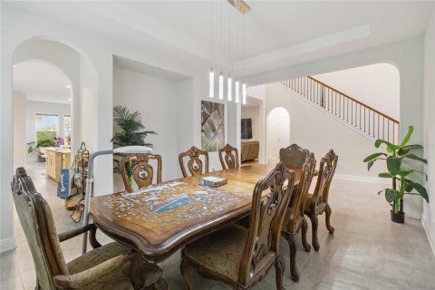 House in Winter Garden, Florida 5 bedrooms, 378.02 sq.m. № 1529532 - photo 12