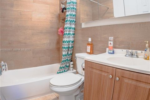 Casa en alquiler en Fort Lauderdale, Florida, 2 dormitorios, 94.11 m2 № 2057757 - foto 8