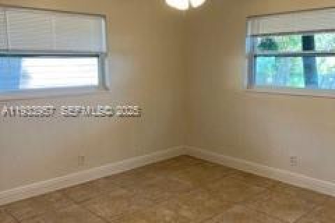Casa en alquiler en Fort Lauderdale, Florida, 2 dormitorios, 94.11 m2 № 2057757 - foto 10