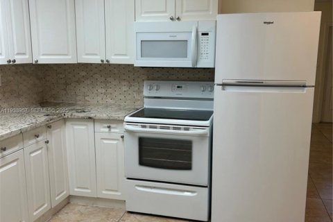 Casa en alquiler en Fort Lauderdale, Florida, 2 dormitorios, 94.11 m2 № 2057757 - foto 4
