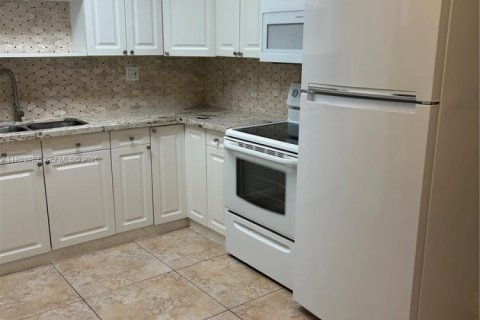 Casa en alquiler en Fort Lauderdale, Florida, 2 dormitorios, 94.11 m2 № 2057757 - foto 6