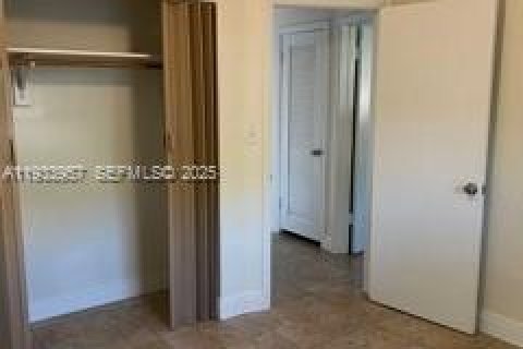 Casa en alquiler en Fort Lauderdale, Florida, 2 dormitorios, 94.11 m2 № 2057757 - foto 11