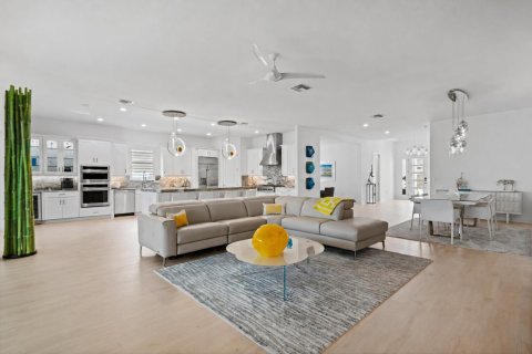 Casa en venta en Port St. Lucie, Florida, 3 dormitorios, 279.26 m2 № 2398076 - foto 14