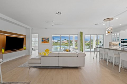 Casa en venta en Port St. Lucie, Florida, 3 dormitorios, 279.26 m2 № 2398076 - foto 12