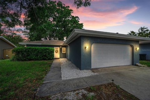 Casa en Palm Harbor, Florida 3 dormitorios, 129.32 m2 № 2203505