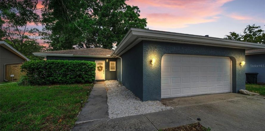 Casa en Palm Harbor, Florida 3 dormitorios, 129.32 m2 № 2203505