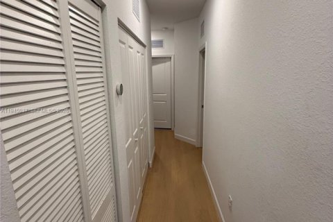 Townhouse in Homestead, Florida 3 bedrooms, 169.73 sq.m. № 2003018 - photo 26