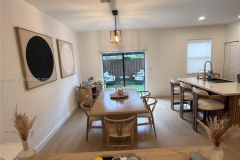 Townhouse in Homestead, Florida 3 bedrooms, 169.73 sq.m. № 2003018 - photo 14