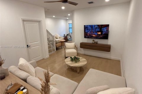 Townhouse in Homestead, Florida 3 bedrooms, 169.73 sq.m. № 2003018 - photo 9