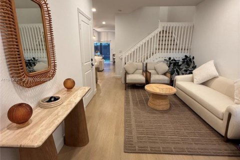 Townhouse in Homestead, Florida 3 bedrooms, 169.73 sq.m. № 2003018 - photo 4