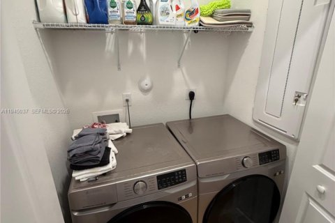 Townhouse in Homestead, Florida 3 bedrooms, 169.73 sq.m. № 2003018 - photo 27