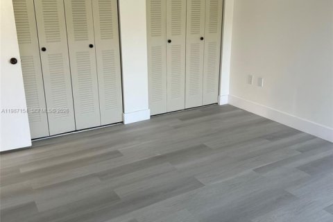 Condominio en alquiler en Miami, Florida, 1 dormitorio, 71.26 m2 № 2051011 - foto 8