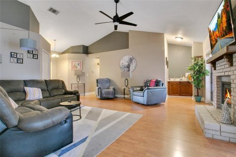 House in Apopka, Florida 3 bedrooms, 153.85 sq.m. № 1616924 - photo 6