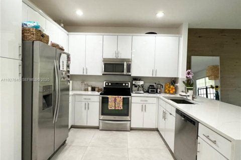 Adosado en alquiler en Plantation, Florida, 3 dormitorios, 175.77 m2 № 1989050 - foto 13