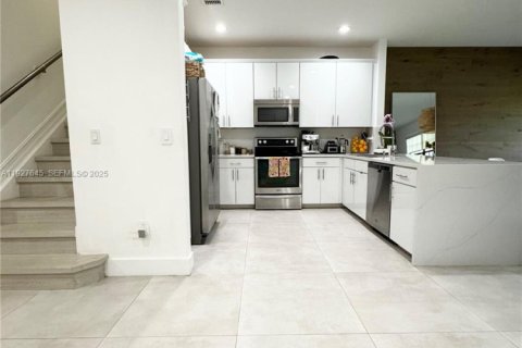 Adosado en alquiler en Plantation, Florida, 3 dormitorios, 175.77 m2 № 1989050 - foto 12