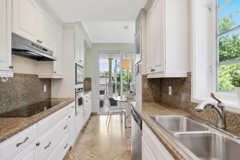 Condo in Miami Beach, Florida, 3 bedrooms  № 2040880 - photo 9