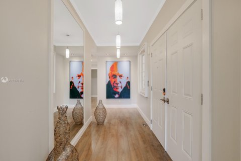 Condo in Miami Beach, Florida, 3 bedrooms  № 2040880 - photo 14