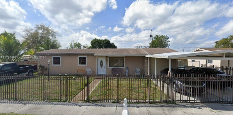 Casa en Miami, Florida 3 dormitorios, 135.92 m2 № 1696261