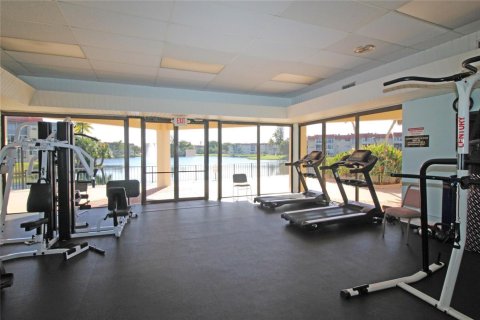 Condo in Sunrise, Florida, 2 bedrooms  № 2190708 - photo 27