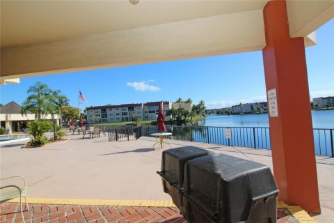 Condo in Sunrise, Florida, 2 bedrooms  № 2190708 - photo 18